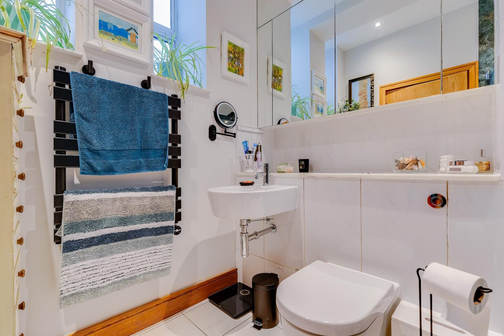 111 Headlands, Hayes Point, Sully, CF64 5QH